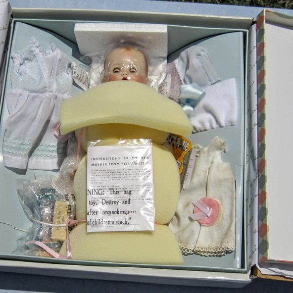 NIB Danbury Mint Betsy Wetsy porcelain doll - Main Image